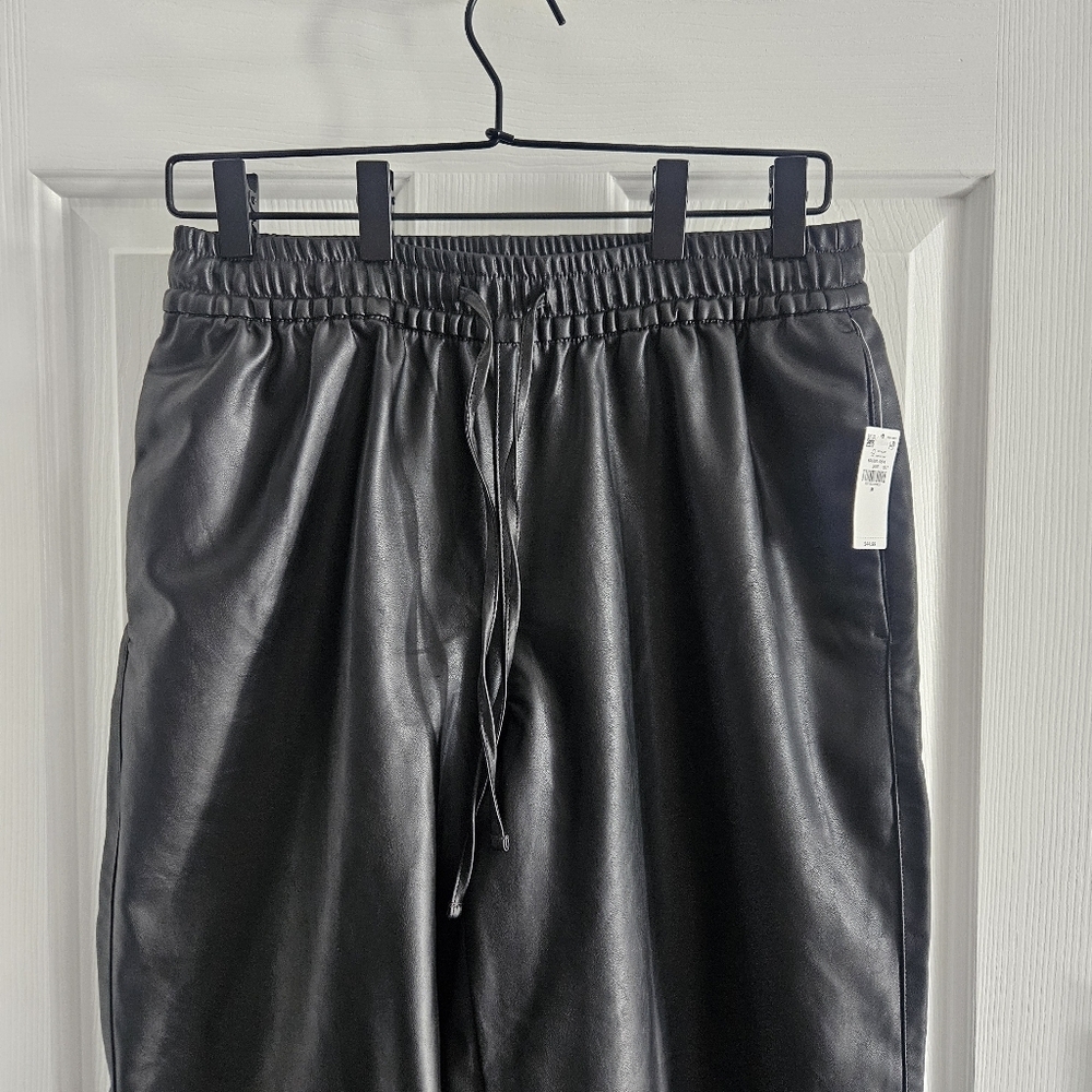 NWT Old Navy Faux Leather Billie Ankle Trousers - Picture 2 of 6